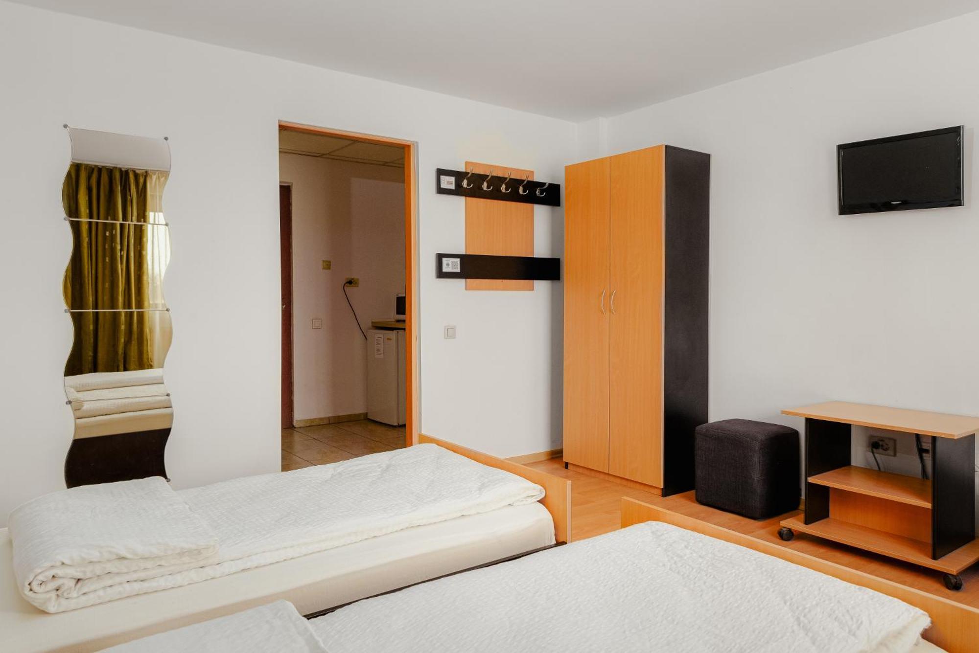 Business Transit To Therme & Bucharest Airport Săftica 외부 사진